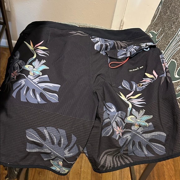 Quiksilver Dark Tropical Print Shorts - Picture 5 of 5